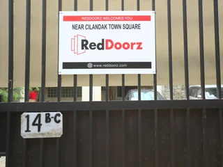 Джакарта: RedDoorz near Cilandak Town Square