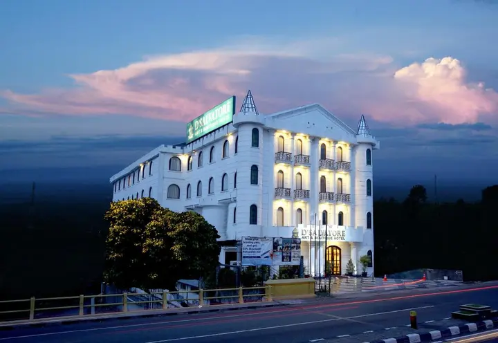 Депок: D'Salvatore Art & Boutique Hotel
