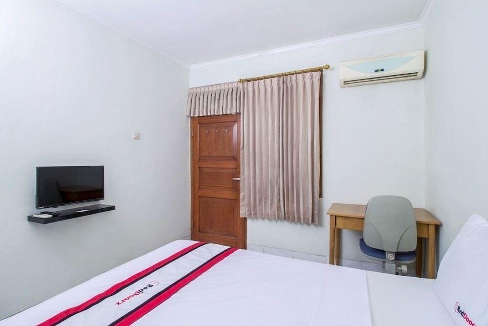 Джакарта: RedDoorz Near WTC Sudirman