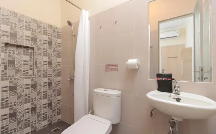 Джакарта: RedDoorz near Soekarno Hatta Airport