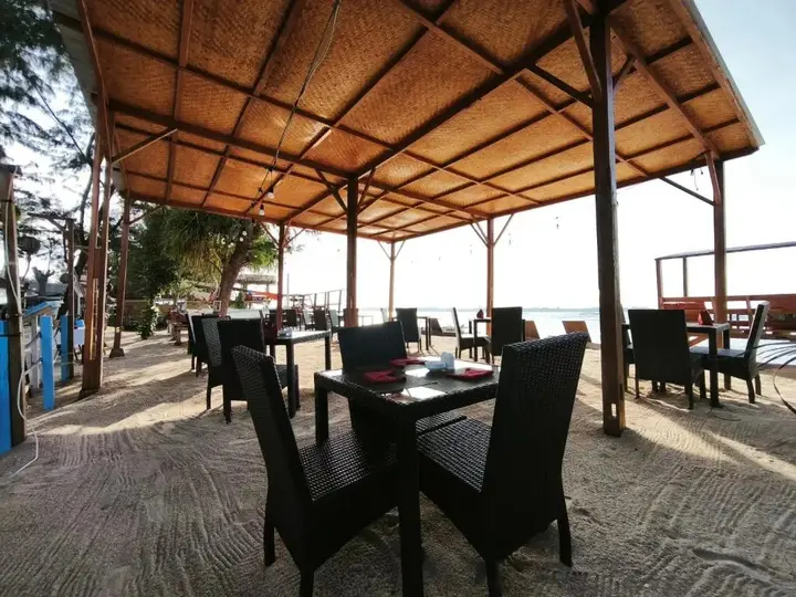 Гили Аир: Matahari Bungalow 3