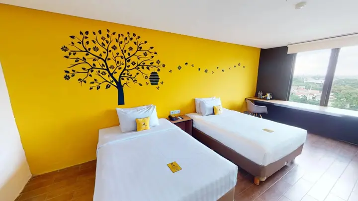 Тангеранг: Yellow Bee Tangerang