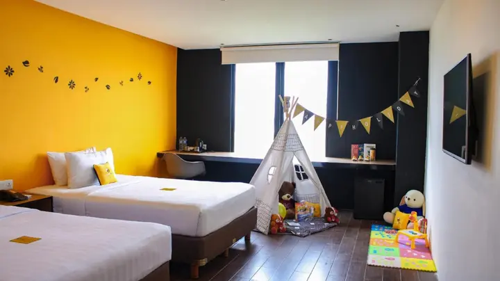 Тангеранг: Yellow Bee Tangerang