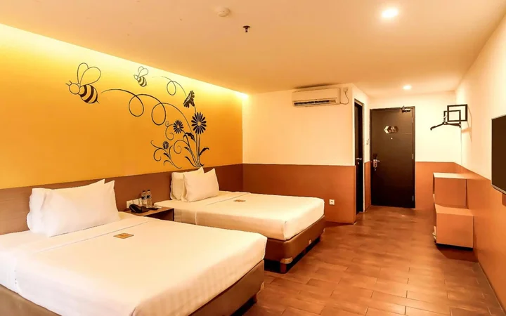 Тангеранг: Yellow Bee Tangerang