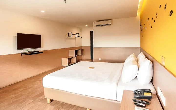 Тангеранг: Yellow Bee Tangerang