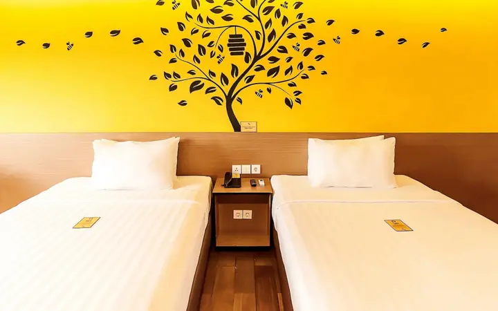 Тангеранг: Yellow Bee Tangerang