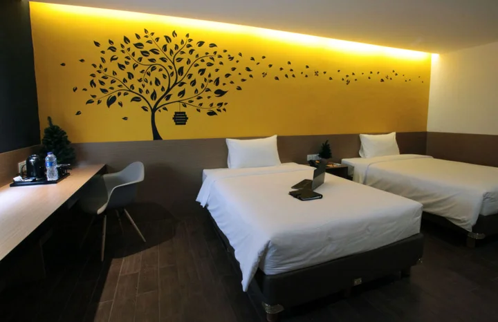 Тангеранг: Yellow Bee Tangerang