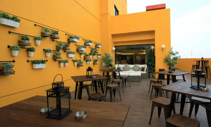 Тангеранг: Yellow Bee Tangerang
