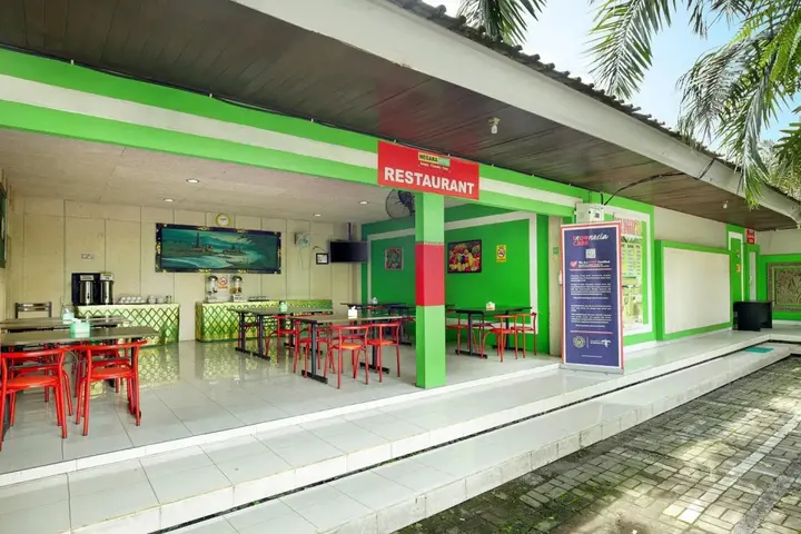Негара: Negara Hotel