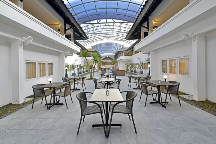 Сурабая: Whiz Prime Hotel Darmo Harapan Surabaya