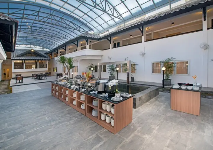 Сурабая: Whiz Prime Hotel Darmo Harapan Surabaya
