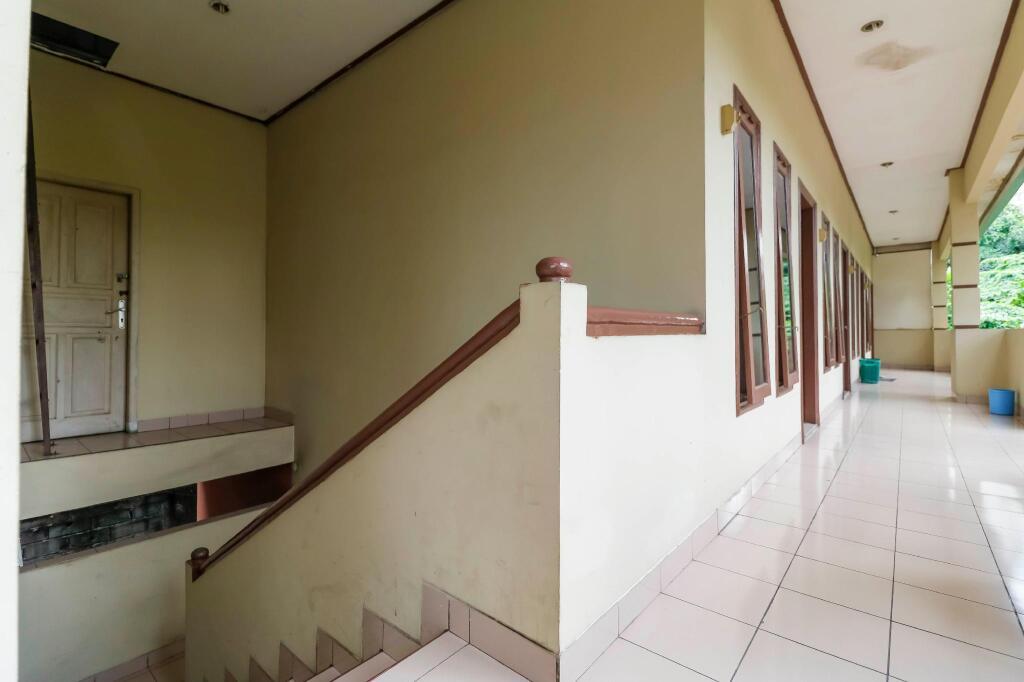 Джакарта: RedDoorz Plus @ Karet Pedurenan 3
