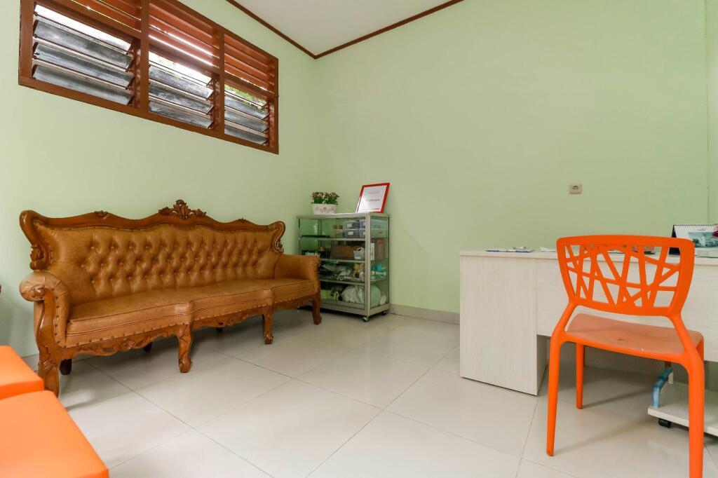 Джакарта: RedDoorz Plus @ Karet Pedurenan 3