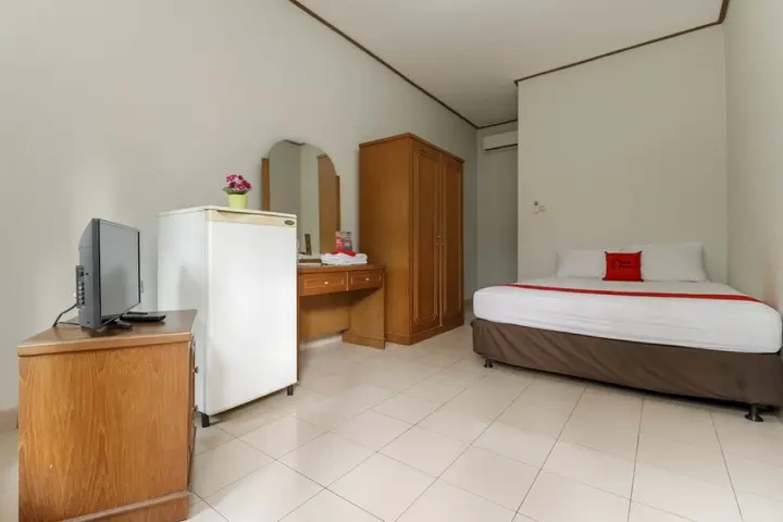 Джакарта: RedDoorz Plus @ Karet Pedurenan 3