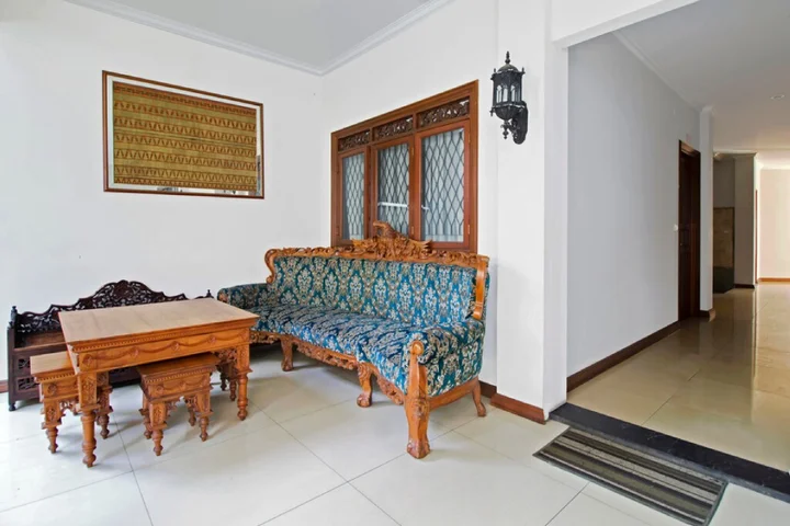 Джакарта: RedDoorz Plus @ Kelapa Dua Kebon Jeruk