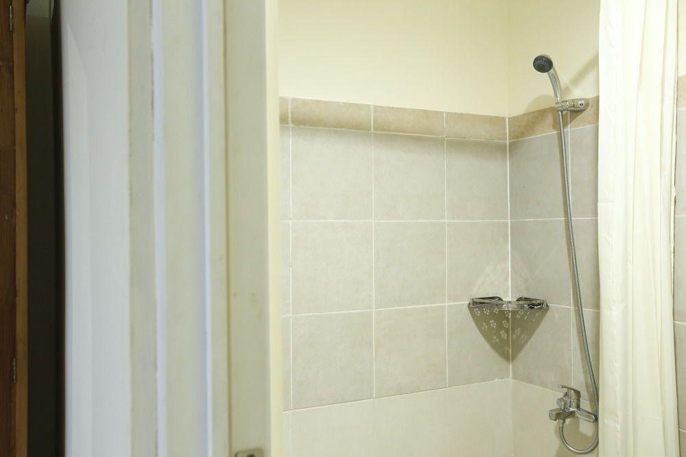 Джакарта: RedDoorz @ Lebak Bulus Raya 3