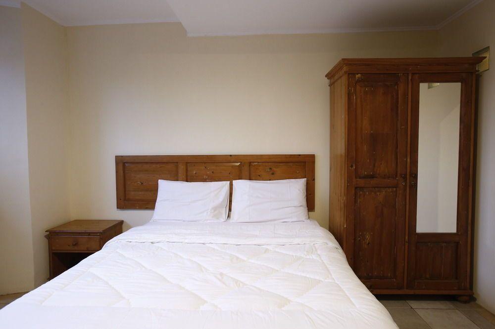 Джакарта: RedDoorz @ Lebak Bulus Raya 3