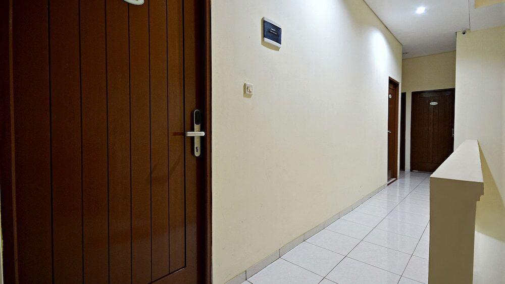 Джакарта: ZEN Rooms Basic Green Apple