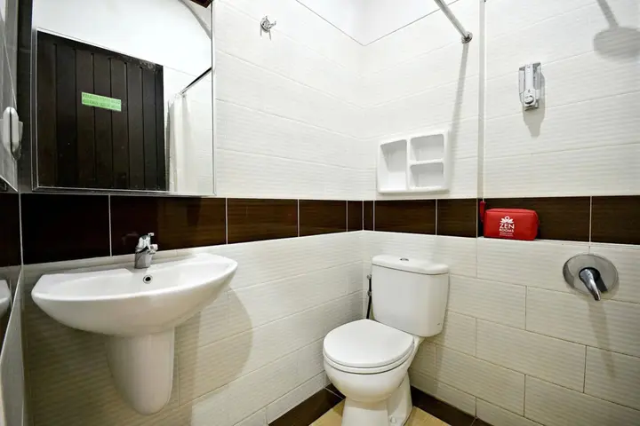Джакарта: ZEN Rooms Tebet Gudang Peluru