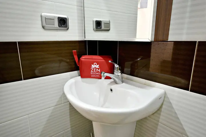 Джакарта: ZEN Rooms Tebet Gudang Peluru