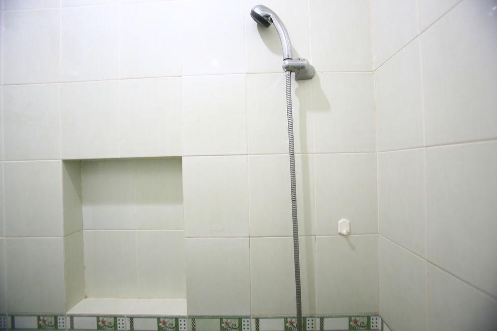 Джакарта: RedDoorz @ Karet Pedurenan 2