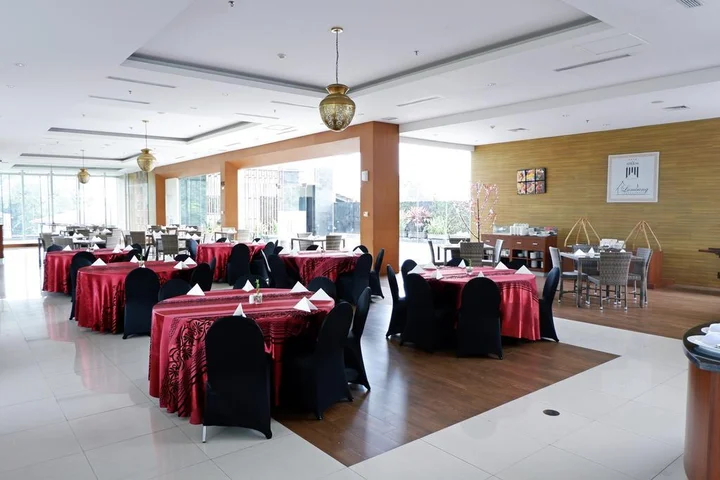 Батуретно: The Atrium Hotel and Resort Yogyakarta