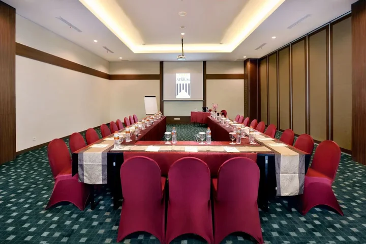 Батуретно: The Atrium Hotel and Resort Yogyakarta