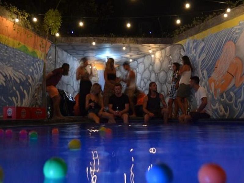 Чангу: Wave Hunters Surf Camp