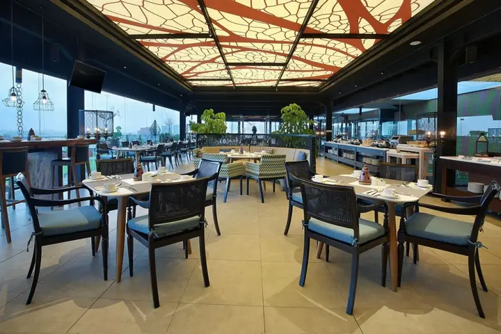 Суракарта: Swiss-Belinn Saripetojo Solo