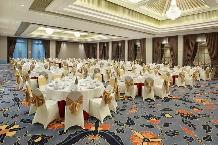 Суракарта: Swiss-Belinn Saripetojo Solo