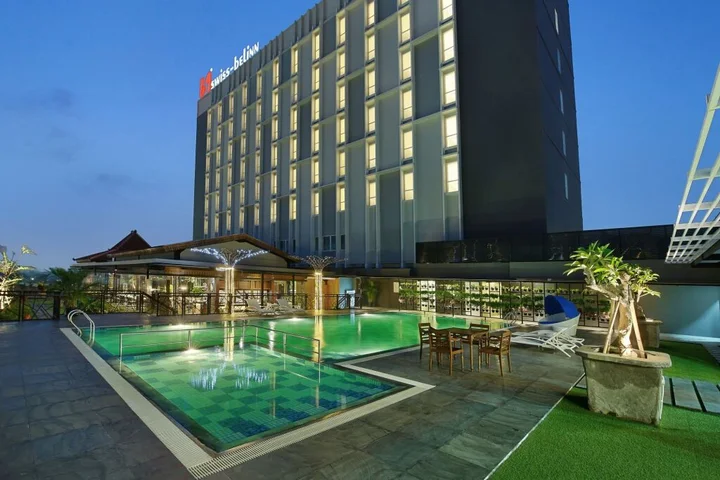 Суракарта: Swiss-Belinn Saripetojo Solo