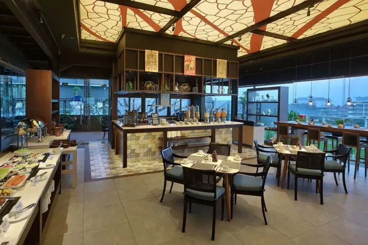 Суракарта: Swiss-Belinn Saripetojo Solo