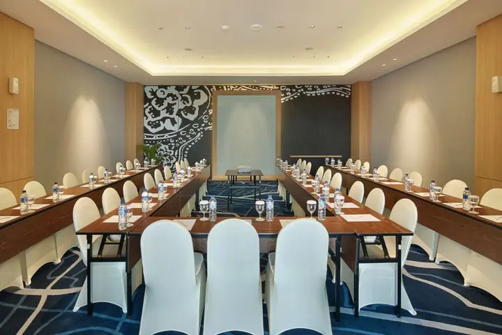 Суракарта: Swiss-Belinn Saripetojo Solo