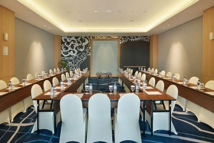 Суракарта: Swiss-Belinn Saripetojo Solo