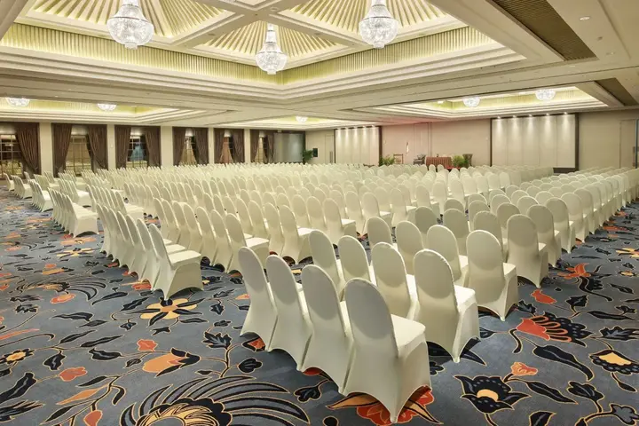 Суракарта: Swiss-Belinn Saripetojo Solo