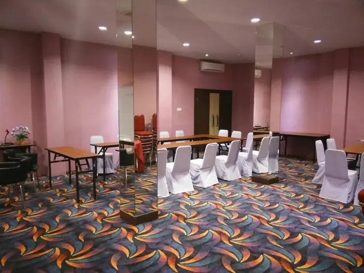 Макассар: Atria Inn