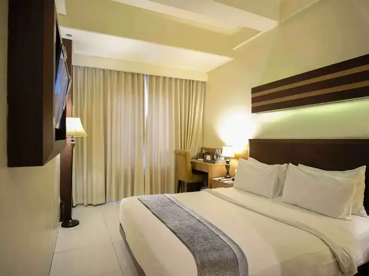 Legok: Sapphire Sky Hotel BSD City