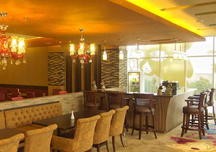 Legok: Sapphire Sky Hotel BSD City