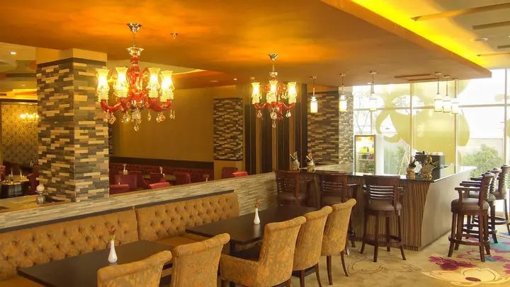 Legok: Sapphire Sky Hotel BSD City