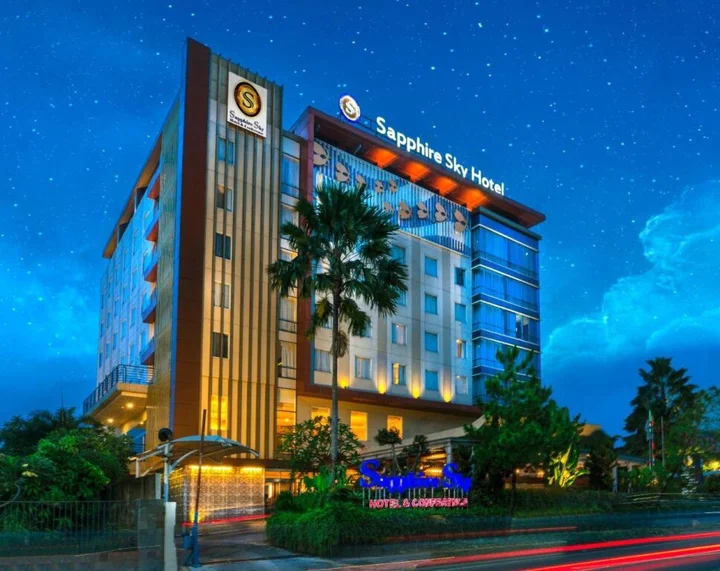 Legok: Sapphire Sky Hotel BSD City