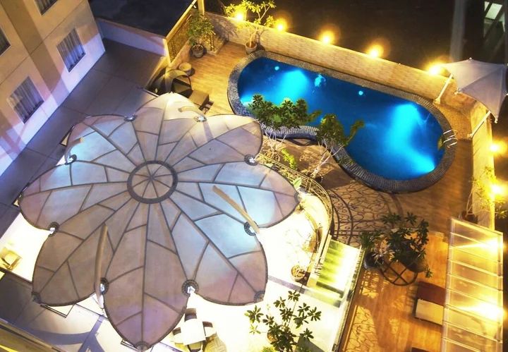 Legok: Sapphire Sky Hotel BSD City
