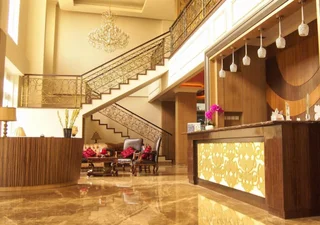 Legok: Sapphire Sky Hotel BSD City