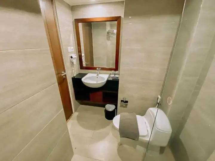 Legok: Sapphire Sky Hotel BSD City