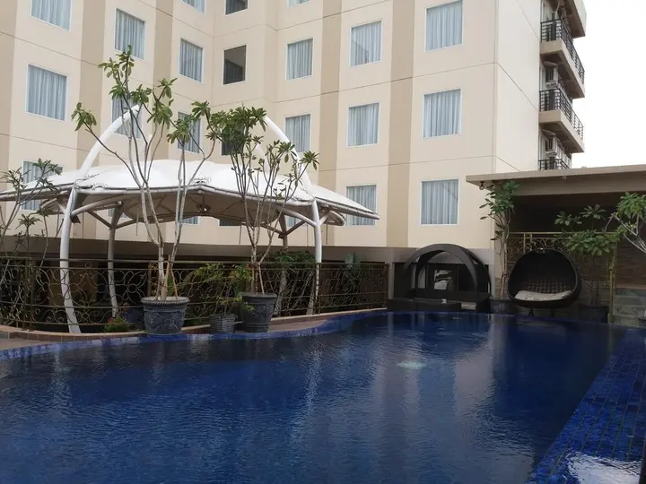 Legok: Sapphire Sky Hotel BSD City