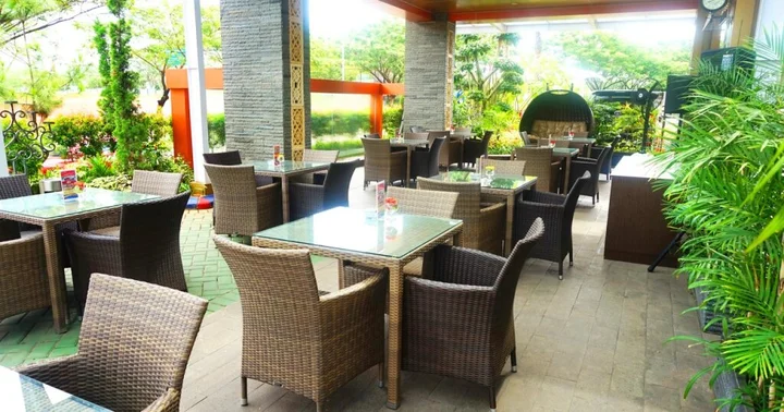 Legok: Sapphire Sky Hotel BSD City