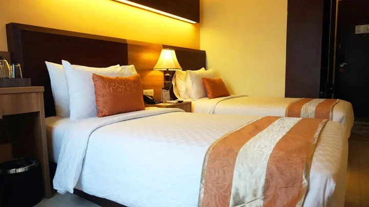 Legok: Sapphire Sky Hotel BSD City