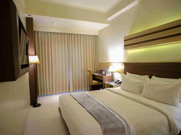 Legok: Sapphire Sky Hotel BSD City