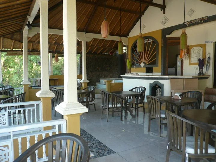 Бунутан: Cest Bon Homestay 1