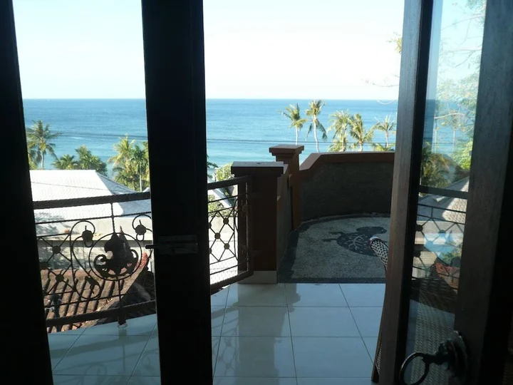 Бунутан: Cest Bon Homestay 1