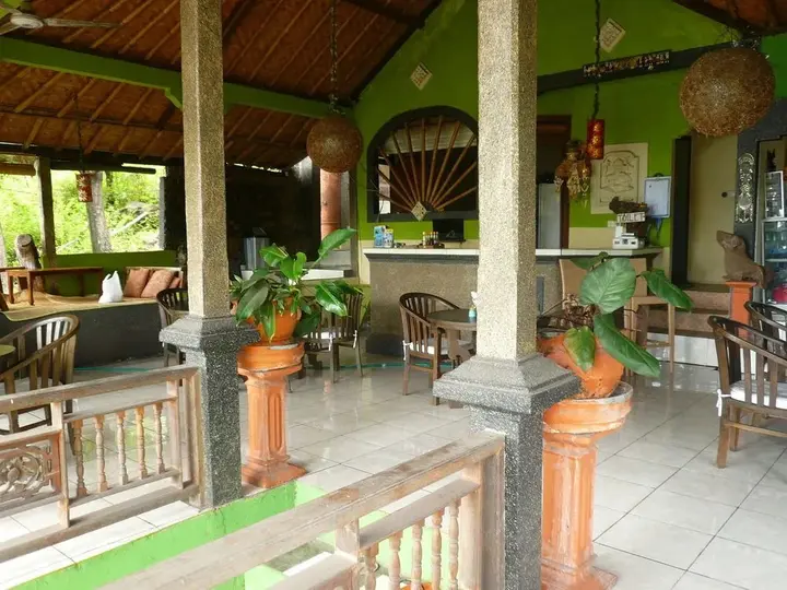 Бунутан: Cest Bon Homestay 1